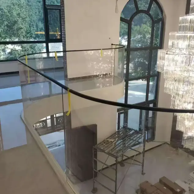 Mga Curved Glass Railings