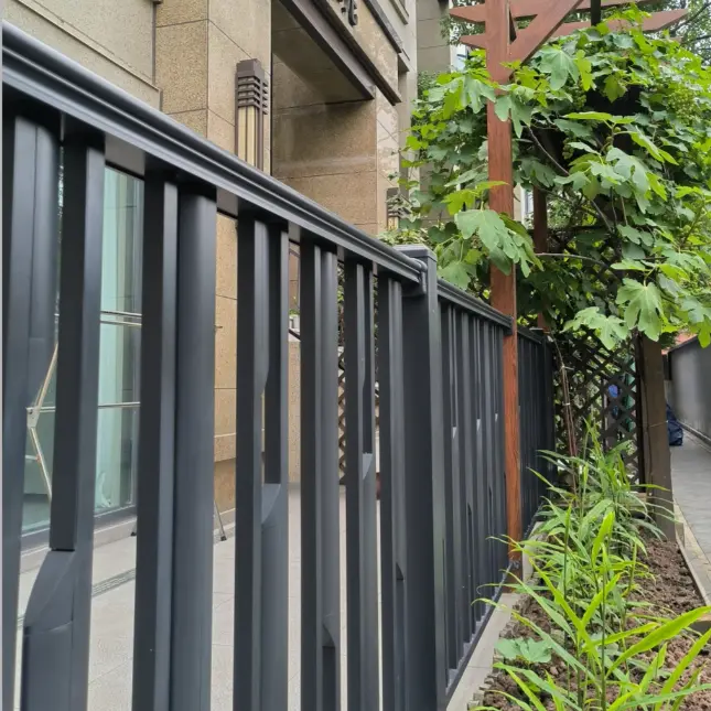 Aluminum Art Courtyard Railings